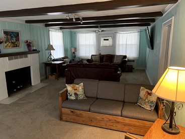 Rustic Pet-Friendly Getaway with Access to Chesapeake Bay Beaches near Norfolk, Virginia - Norfolk, Virginia - glamping.directory