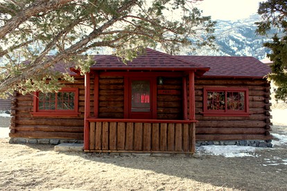 Exclusive Entire Ranch Rental for Group Getaway near Yellowstone National Park - Cody, Wyoming - glamping.directory