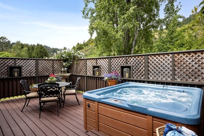 Amazing Cottage with Fire Pit and Barbecue in Monte Rio, California - Monte Rio, California - glamping.directory