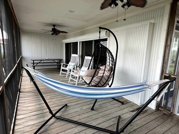 Serene Bayfront Cottage with Private Dock and Beach Access near Florida’s Coastal Paradise - Placida, Florida - glamping.directory
