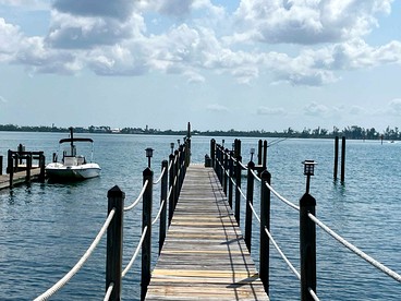 Serene Bayfront Cottage with Private Dock and Beach Access near Florida’s Coastal Paradise - Placida, Florida - glamping.directory