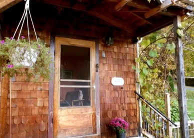 Gorgeous Rustic Rental with a Hot Tub near Woodbury, Vermont - Calais, Vermont - glamping.directory