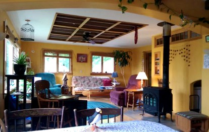 Gorgeous Rustic Rental with a Hot Tub near Woodbury, Vermont - Calais, Vermont - glamping.directory