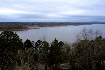 Spacious Lakeview Family Home with Boat Parking Near Marinas, Edgemont, Arkansas - Edgemont, Arkansas - glamping.directory