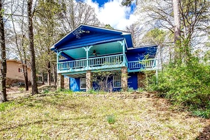 Spacious Lakeview Family Home with Boat Parking Near Marinas, Edgemont, Arkansas - glamping.directory