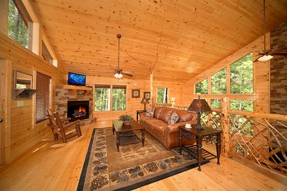 Majestic Gatlinburg Hot Tub Cabin Rental for Groups - Gatlinburg, Tennessee - glamping.directory