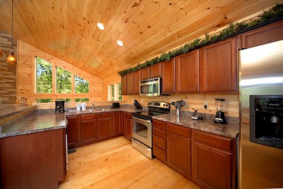Majestic Gatlinburg Hot Tub Cabin Rental for Groups - Gatlinburg, Tennessee - glamping.directory