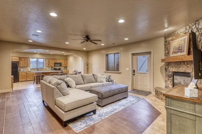 Stunning Fully-Equipped Vacation Rental with Sauna and Spectacular Views in Eden, Utah - Eden, Utah - glamping.directory