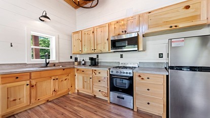 Amazing Off-Grid Floating Home with Gorgeous Views in Almond, North Carolina - Almond, North Carolina - glamping.directory