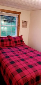 Carroll, NH Pet-Friendly Cabin with Hot Tub: Your Ultimate Retreat - Carroll, New Hampshire - glamping.directory