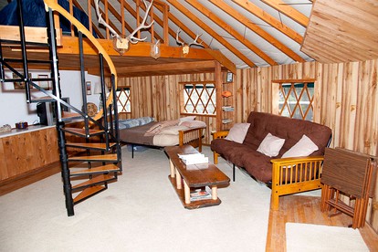 Spacious Yurt for a Unique Vacation near the Grand Mesa National Forest, Colorado - Cedaredge, Colorado - glamping.directory