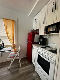 Charming Historic Home with Front Porch Near Intracoastal & Downtown West Palm Beach, Florida - West Palm Beach, Florida - glamping.directory