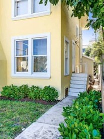 Charming Historic Home with Front Porch Near Intracoastal & Downtown West Palm Beach, Florida - West Palm Beach, Florida - glamping.directory