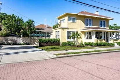 Charming Historic Home with Front Porch Near Intracoastal & Downtown West Palm Beach, Florida - West Palm Beach, Florida - glamping.directory