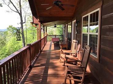 Secluded Cabin Rental with Panoramic Smoky Mountain Views in Murphy, North Carolina - Murphy, North Carolina - glamping.directory