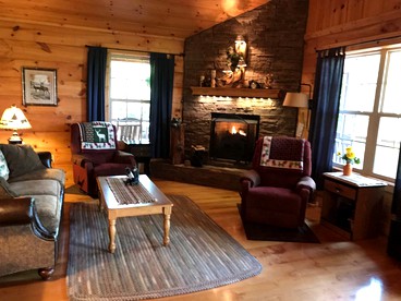 Secluded Cabin Rental with Panoramic Smoky Mountain Views in Murphy, North Carolina - Murphy, North Carolina - glamping.directory