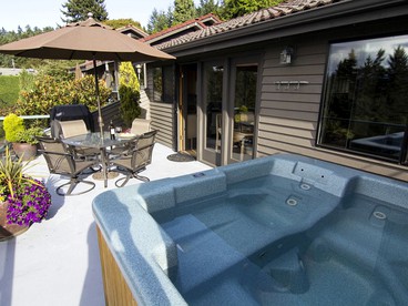 Secluded Cottage Getaway with Incredible views near Seattle, Washington - glamping.directory