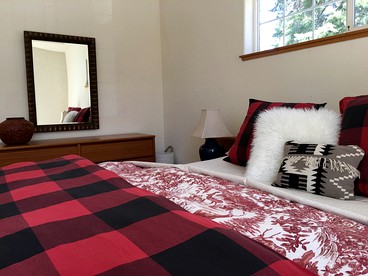Stately Forest Cabin for Eight Guests near Kings Beach on Lake Tahoe, California - Kings Beach, California - glamping.directory