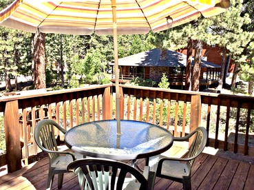 Stately Forest Cabin for Eight Guests near Kings Beach on Lake Tahoe, California - Kings Beach, California - glamping.directory