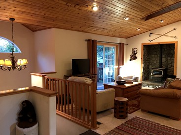Stately Forest Cabin for Eight Guests near Kings Beach on Lake Tahoe, California - Kings Beach, California - glamping.directory