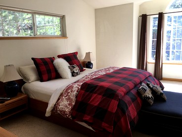Stately Forest Cabin for Eight Guests near Kings Beach on Lake Tahoe, California - Kings Beach, California - glamping.directory
