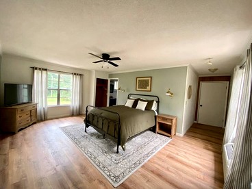 Charming Group Cottage with Amazing Equipped Backyard in Arkansas - Boles, Arkansas - glamping.directory