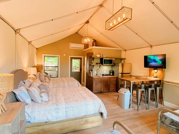 Peaceful Tented Cabin by the Geronimo Creek - An Amazing Nature Escape in Seguin, Texas - Seguin, Texas - glamping.directory