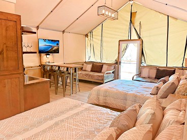 Peaceful Tented Cabin by the Geronimo Creek - An Amazing Nature Escape in Seguin, Texas - Seguin, Texas - glamping.directory