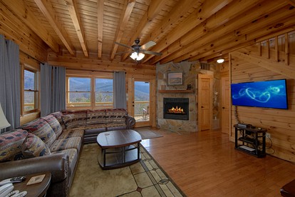 Regal Rental Cabin for a Family Getaway in Gatlinburg, Tennessee - Gatlinburg, Tennessee - glamping.directory