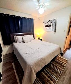 Rustic Lake Cottage with Fire Pit and Hot-Tub Great for Outdoor Lovers in Texas - Jefferson, Texas - glamping.directory
