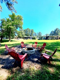 Rustic Lake Cottage with Fire Pit and Hot-Tub Great for Outdoor Lovers in Texas - Jefferson, Texas - glamping.directory