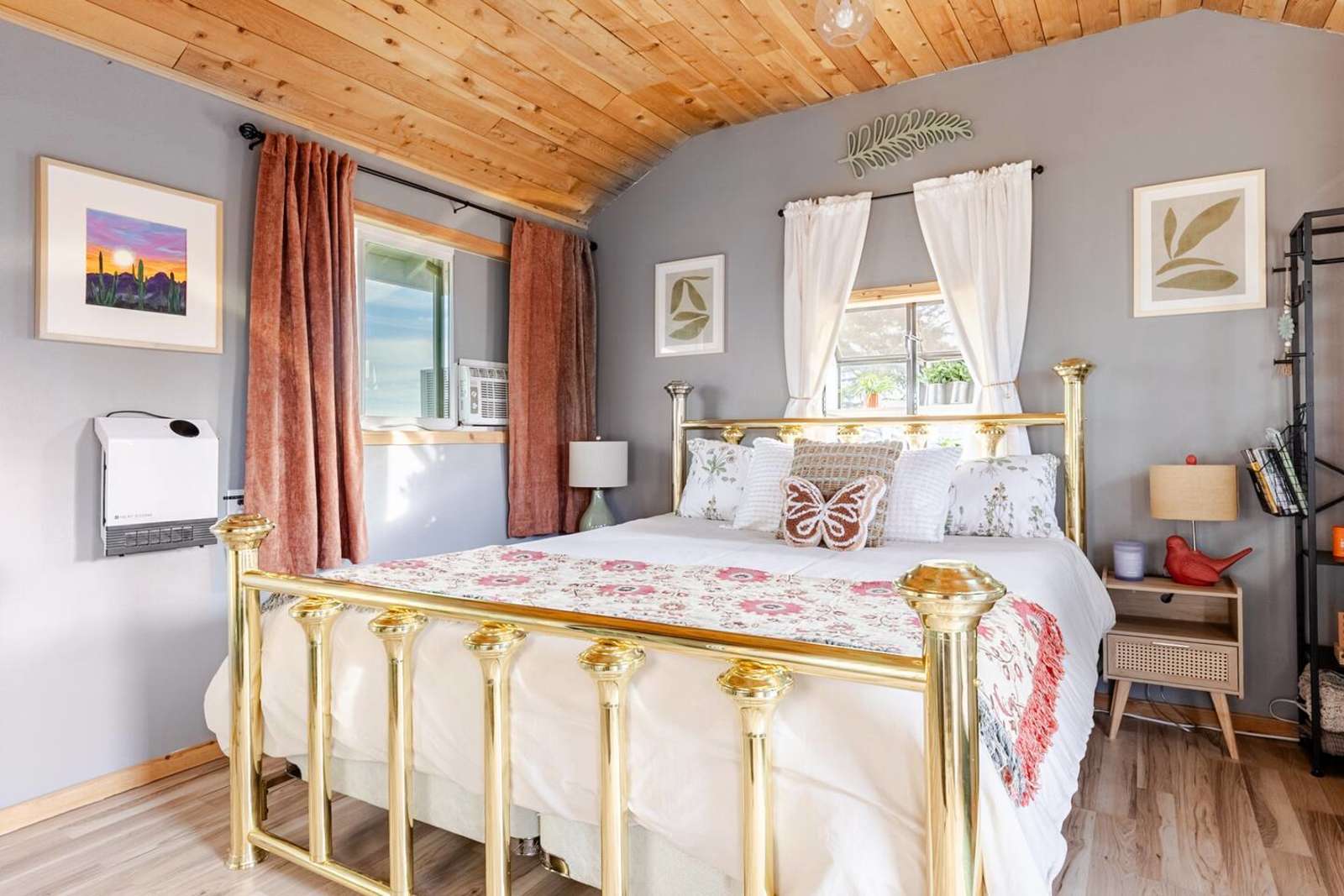Fort Bailey Private Desert Estate - Piñon Hills, California - glamping.directory