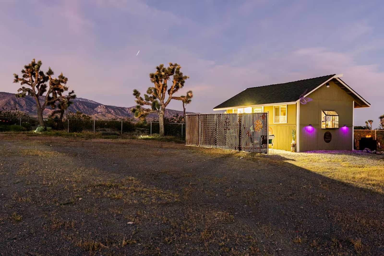 Fort Bailey Private Desert Estate - Piñon Hills, California - glamping.directory