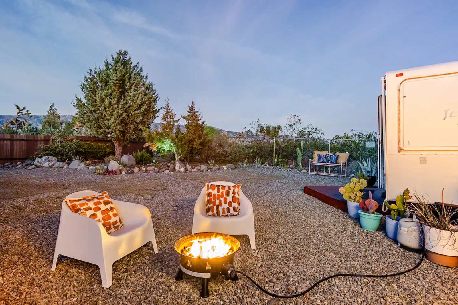 Fort Bailey Private Desert Estate - Piñon Hills, California - glamping.directory