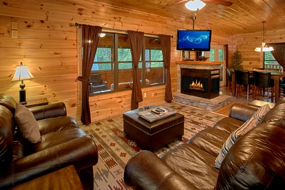 Luxury Gatlinburg Cabin Retreat for a Family Getaway in Tennessee - Gatlinburg, Tennessee - glamping.directory