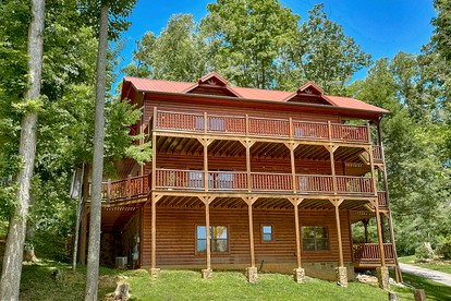 Luxury Gatlinburg Cabin Retreat for a Family Getaway in Tennessee - glamping.directory