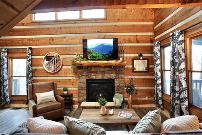 Luminous Cabin with Hot-tub, Fireplace and Games in Sevierville, Tennessee - Sevierville, Tennessee - glamping.directory