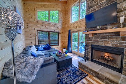 Glamping Escapes for Two in this Stunning Log Cabin in Logan, Ohio - Logan, Ohio - glamping.directory