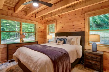Glamping Escapes for Two in this Stunning Log Cabin in Logan, Ohio - Logan, Ohio - glamping.directory