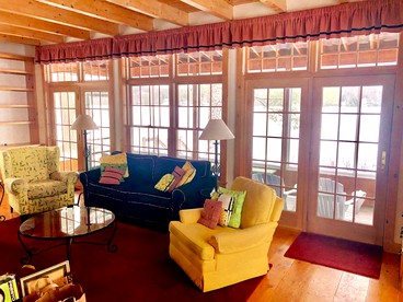 Gorgeous Lake Retreat Ideal for Getaways in the White Mountains - Whitefield, Maine - glamping.directory