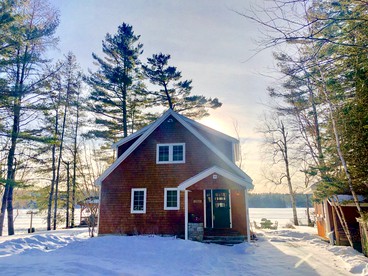Gorgeous Lake Retreat Ideal for Getaways in the White Mountains - Whitefield, Maine - glamping.directory