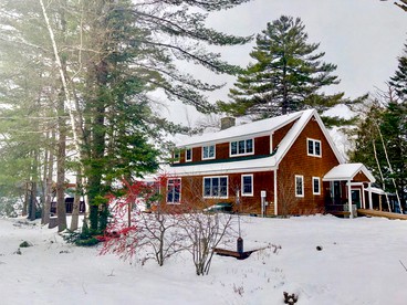 Gorgeous Lake Retreat Ideal for Getaways in the White Mountains - glamping.directory