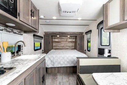 Luxury Caravan with Magical Views Ideal for Cherry Creek Camping near Buffalo, NY - Cherry Creek, New York - glamping.directory