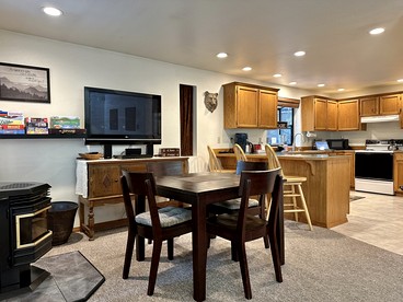 Cute Cabin Perfect Base for Exploring Local Activities in Leavenworth,Washington - Leavenworth, Washington - glamping.directory