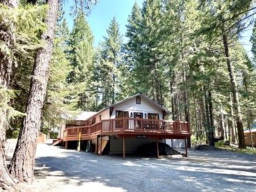 Cute Cabin Perfect Base for Exploring Local Activities in Leavenworth,Washington - glamping.directory