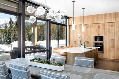 Stunning Luxury Cabin with Hot Tub and Spectacular Mountain Views near Ulerys Lakes in Big Sky, Montana - Big Sky, Montana - glamping.directory