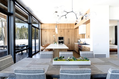 Stunning Luxury Cabin with Hot Tub and Spectacular Mountain Views near Ulerys Lakes in Big Sky, Montana - Big Sky, Montana - glamping.directory