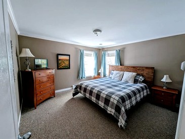 Spacious Ranch-Style Retreat with Private Deck, Nestled in Nature Near Acadia, Hancock Maine - Hancock, Maine - glamping.directory