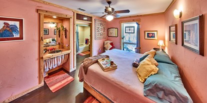 Beautiful Cabin Surrounded by Forest with Amazing Outdoor Amenities for a Peaceful Escape in the Outdoors in Ben Wheeler, Texas - Ben Wheeler, Texas - glamping.directory