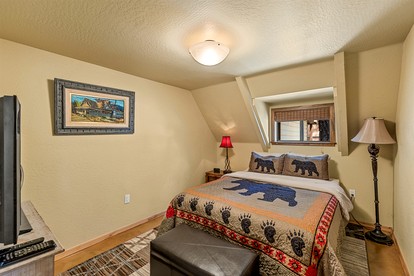 Cozy A-Frame Cabin Nestled in the Ponderosa Pines for a Memorable Family Getaway in Nature near Flagstaff, Arizona - Munds Park , Arizona - glamping.directory